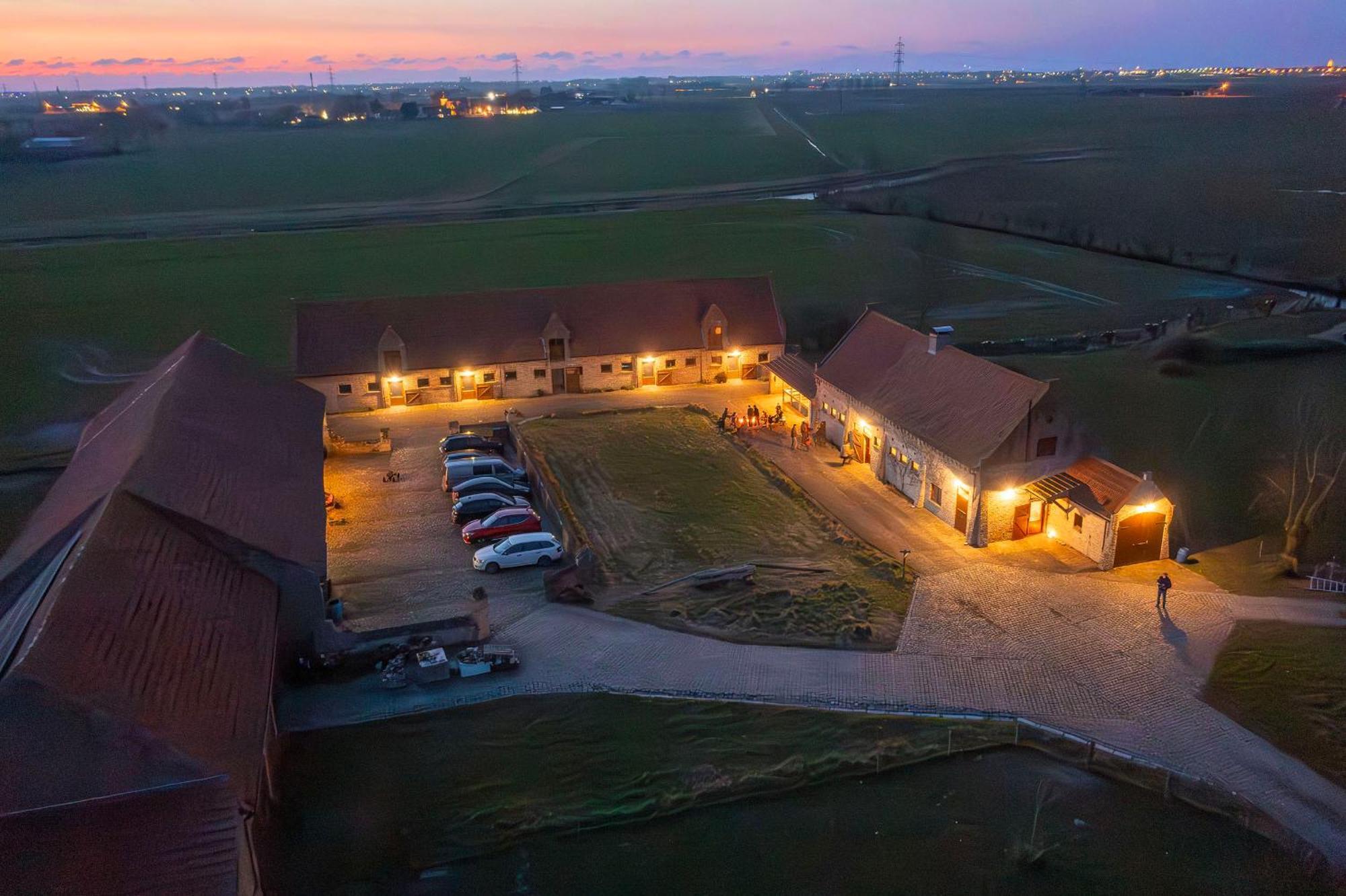 Holiday Home 'T Hof Der Witte Damen Veurne Kültér fotó